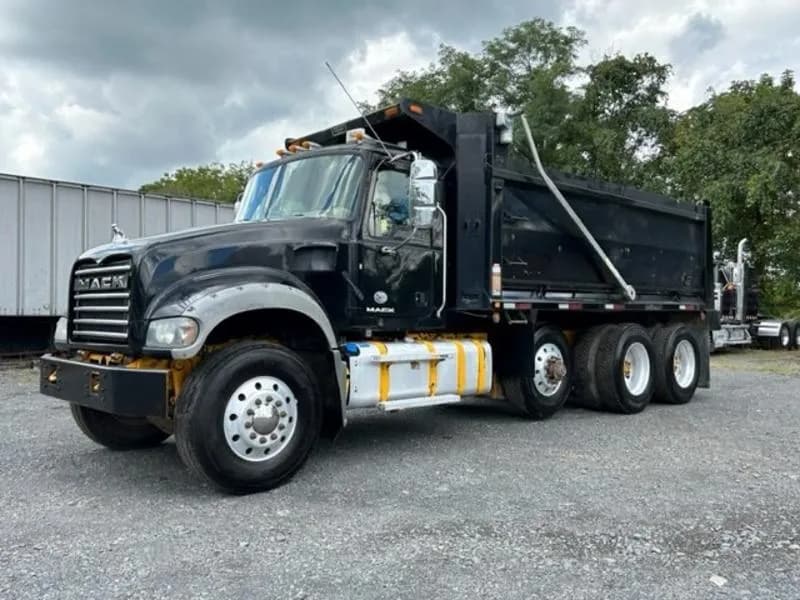 2016 Mack GU713