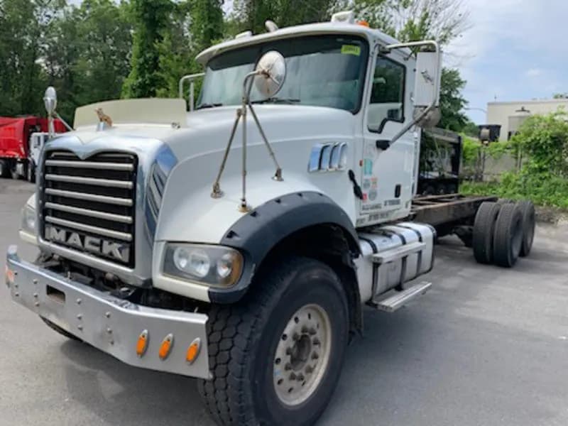 2013 Mack GU713