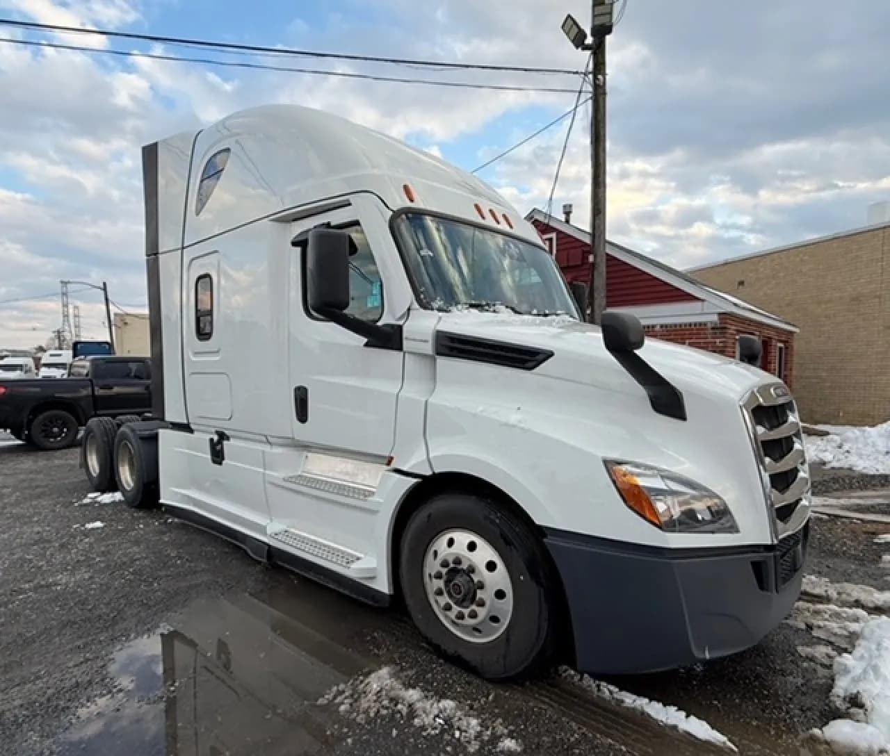 2022 Freightliner Cascadia - Sleeper