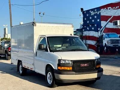 2021 GMC Savana 3500 Cutaway 12' Boox V6 8-Speed Automatic 1-Owner Fleet Maintained - Box