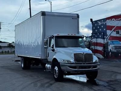 2020 International MV607 - Box