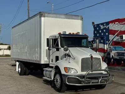 2020 Kenworth T-270 26' - Box
