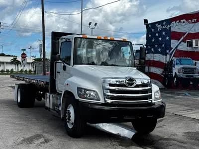 2020 Hino 268 - Flatbed