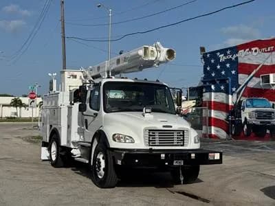 2016 Freightliner M2-106 47' - Pickup