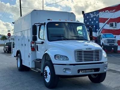 2014 Freightliner Business Class M2-106 Enclosed - Pickup