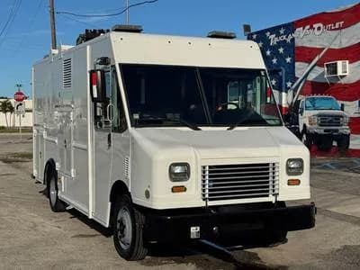 2016 Freightliner MT45 Step Van Cummins Power Allision Transmission Generator Compressor 1-Owner - Vans