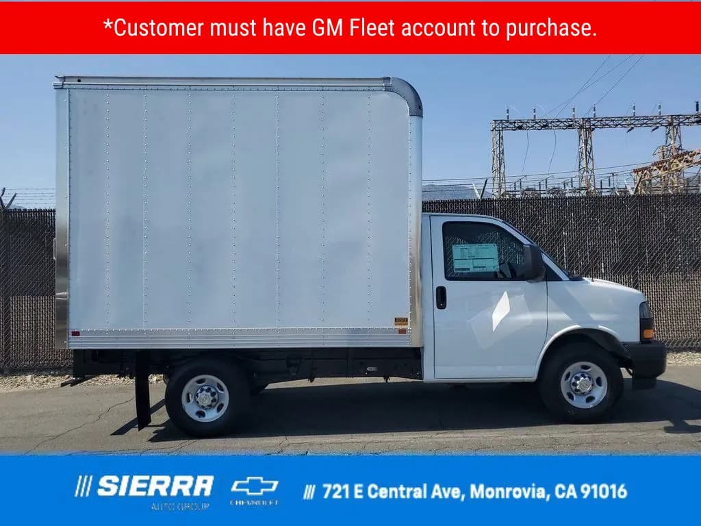 2025 Chevrolet Express 3500 - Box