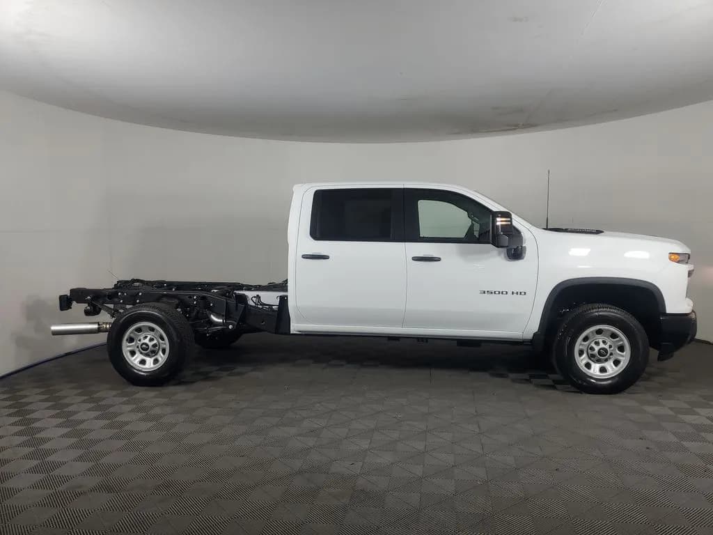 2026 Chevrolet Silverado 3500 Crew Cab - Service