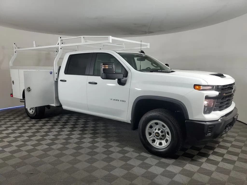 2026 Chevrolet Silverado 3500 Crew Cab - Service