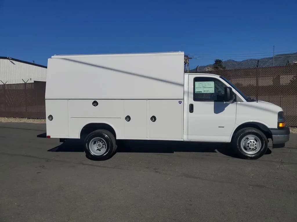 2026 Chevrolet Express 3500 - Service