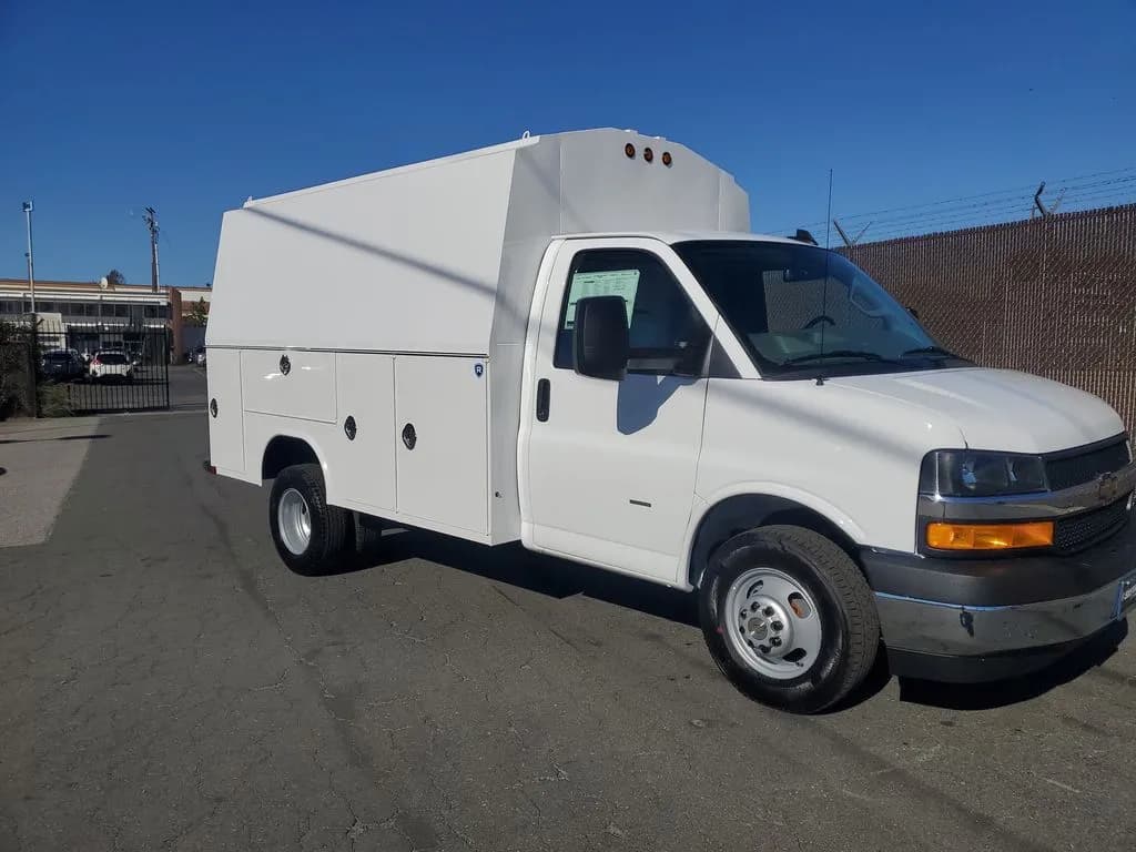 2026 Chevrolet Express 3500 - Service