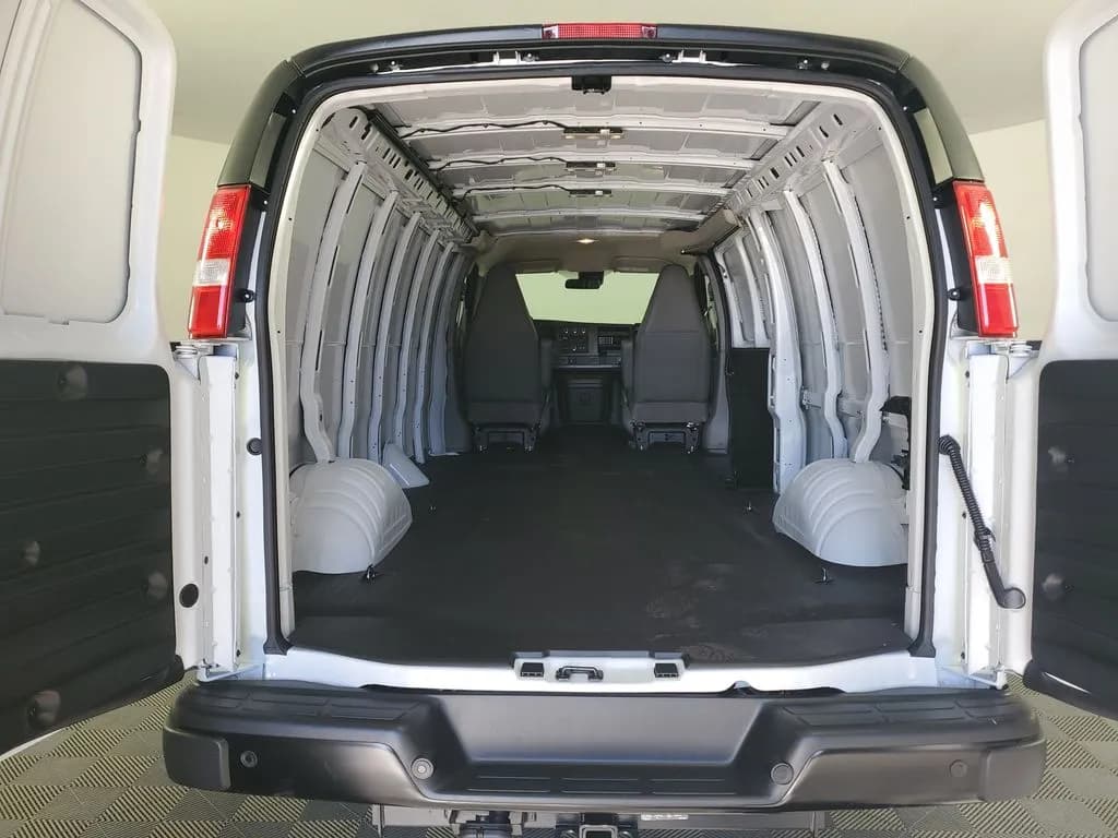 2026 Chevrolet Express 3500 - Vans