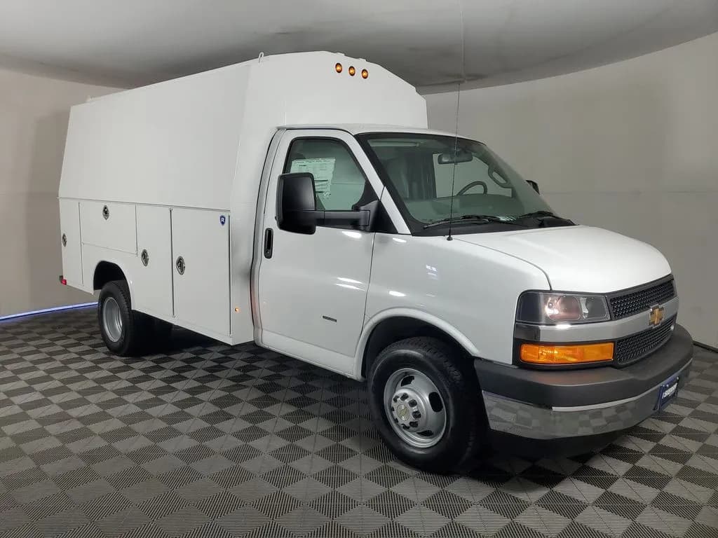 2026 Chevrolet Express 3500 - Box