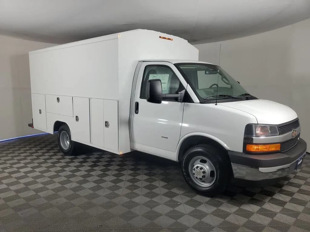2026 Chevrolet Express 3500 - Box