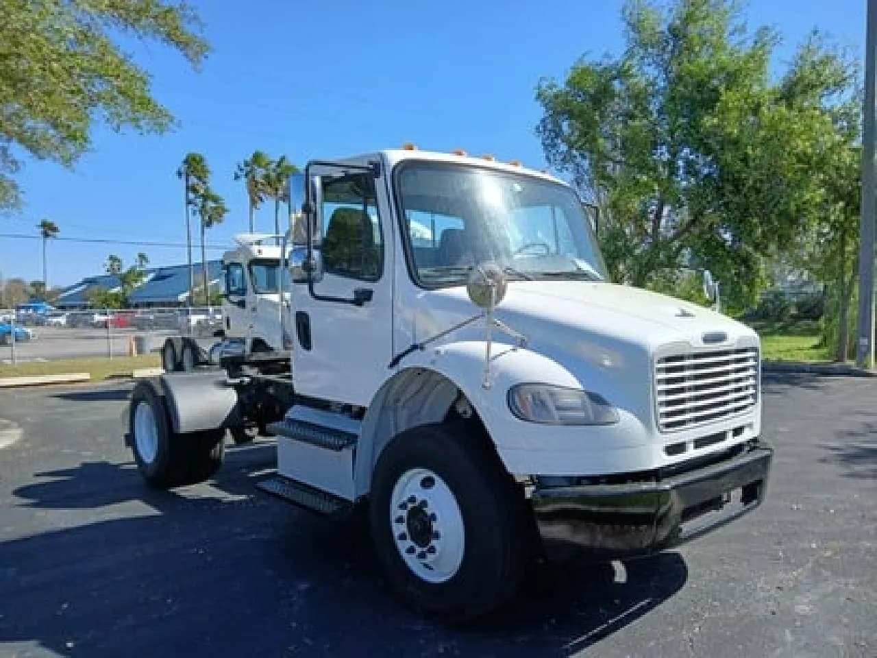 2017 Freightliner M2 - Day Cab