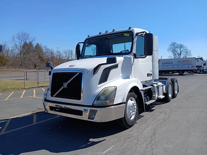 2015 Volvo VNL64T300