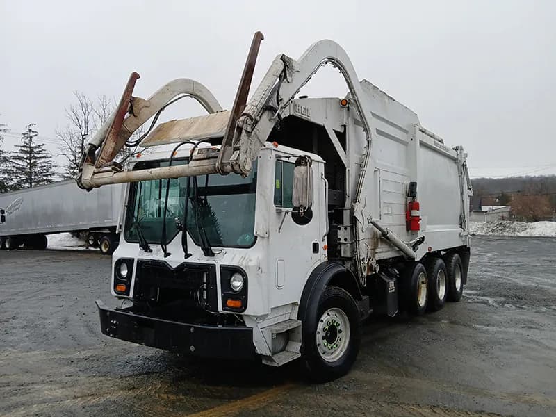2014 Mack MRU613