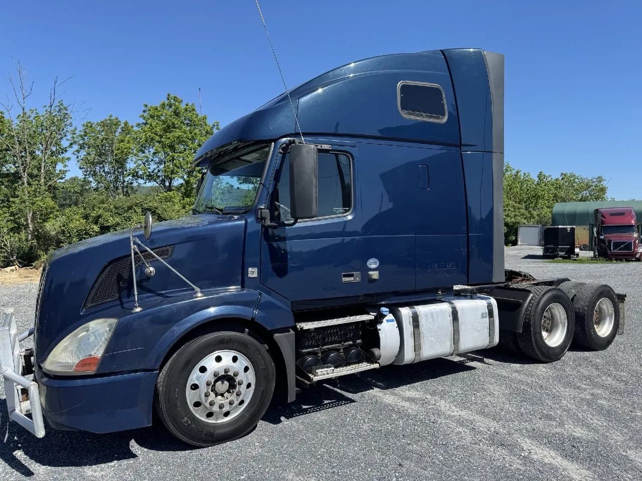 2016 Volvo VNL64T670 Tandem Axle - Sleeper