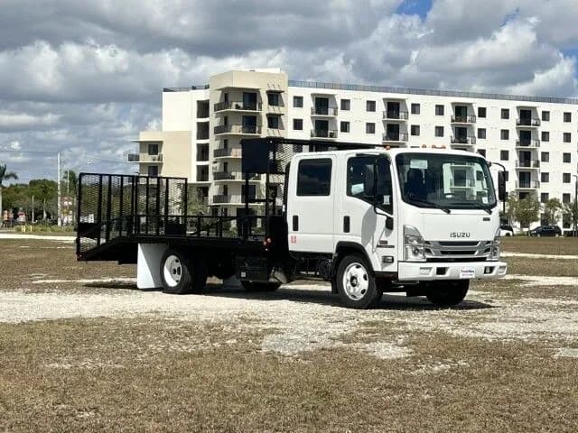 2024 Isuzu NPR-HD Crew cab - Flatbed