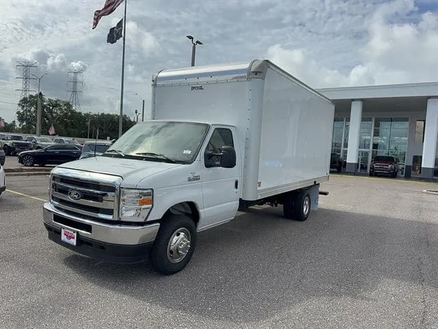 2027 Ford E-450