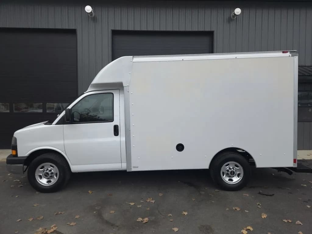 2017 GMC Savana 3500 - Pickup