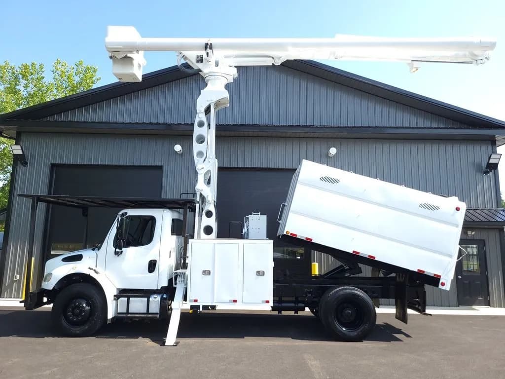 2013 Freightliner M2