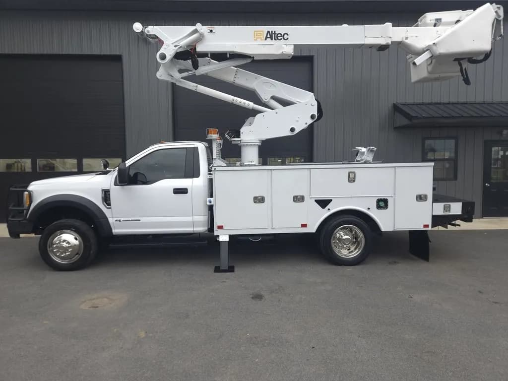 2017 Ford F550 - Bucket