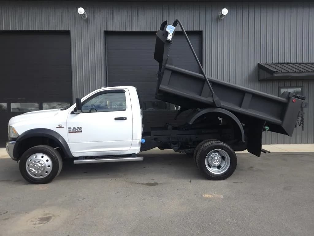 2016 Ram 5500HD - Dump