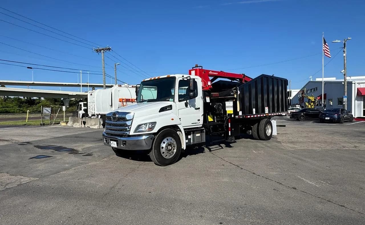 2025 Hino L7 - Service