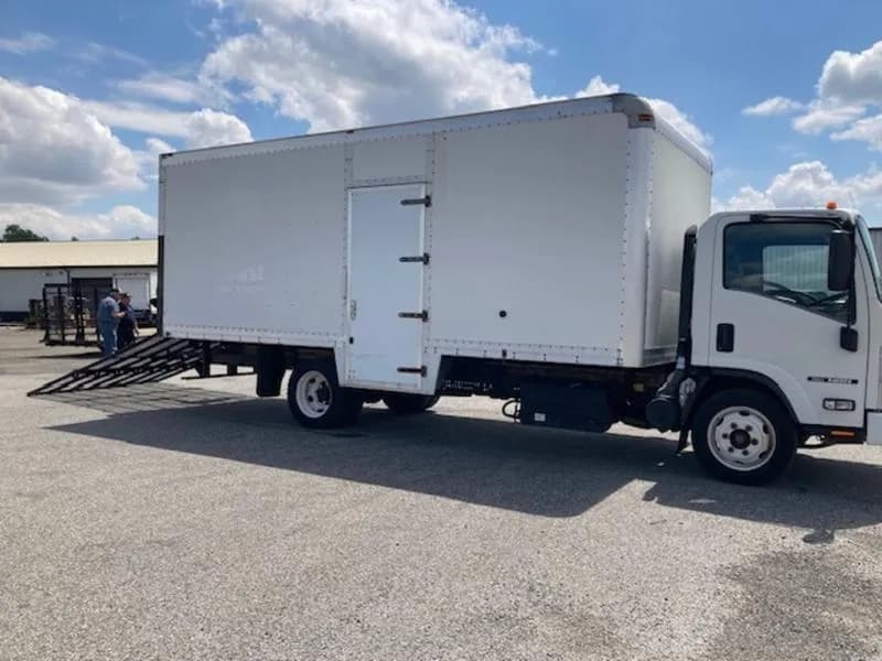2019 Isuzu NRR