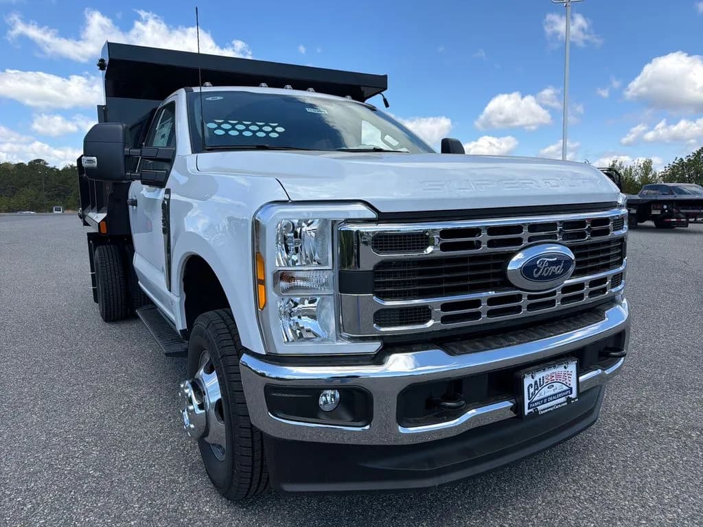 2026 Ford F-350 - Dump