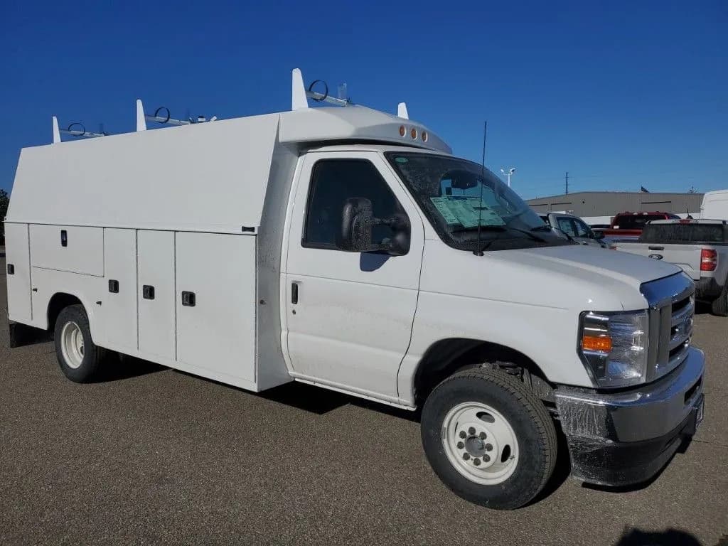 2025 Ford E-350 - Service