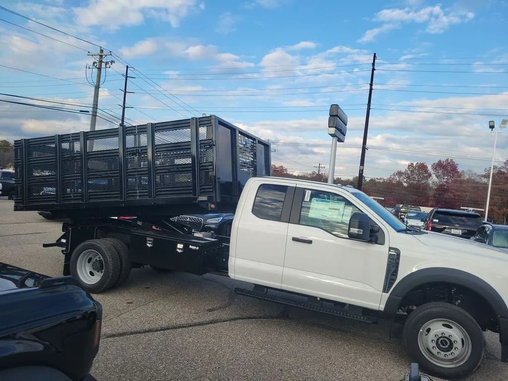 2025 Ford F-450 - Stake
