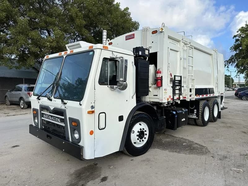 2015 Mack LEU613