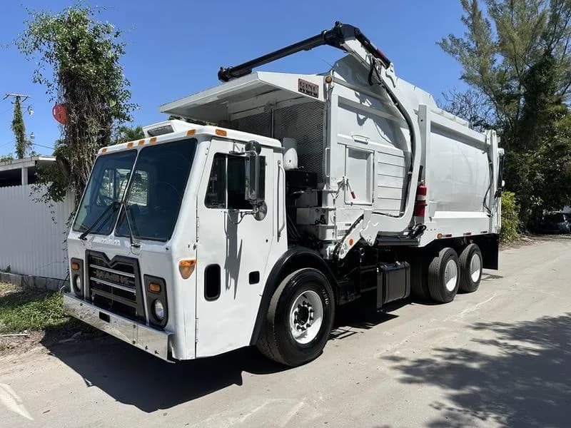 2014 Mack LEU613