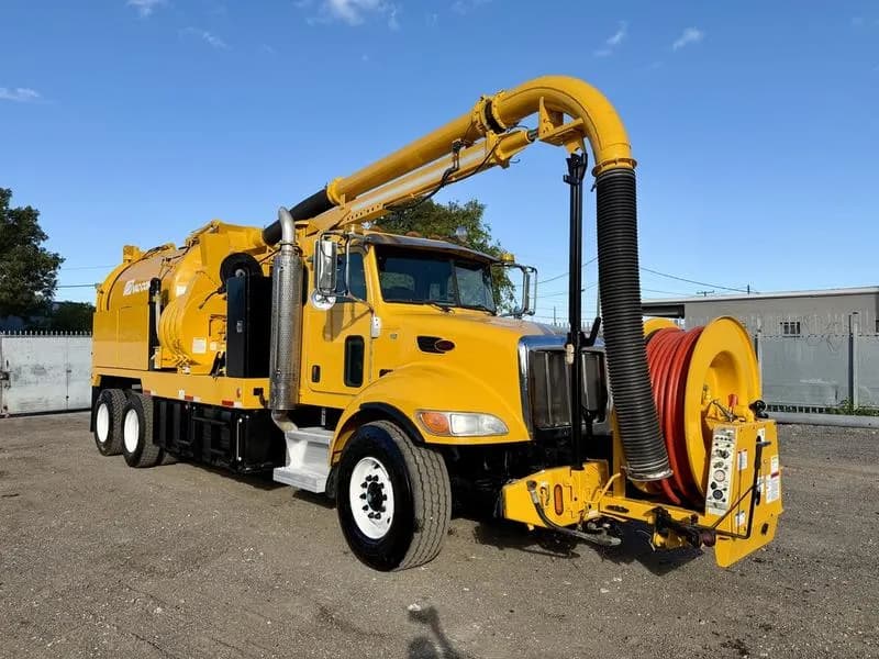 2009 Peterbilt 340
