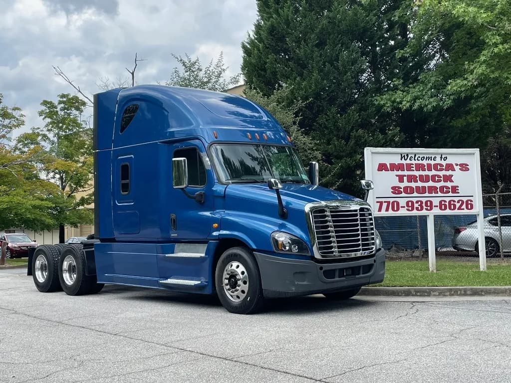 2017 Freightliner Cascadia - Sleeper
