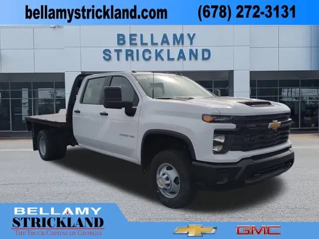 2025 Chevrolet Silverado 3500 Crew Cab - Flatbed