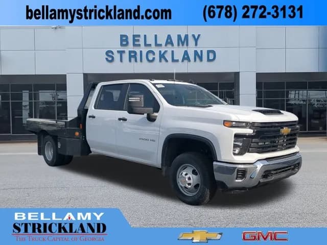 2025 Chevrolet Silverado 3500 Crew Cab - Flatbed