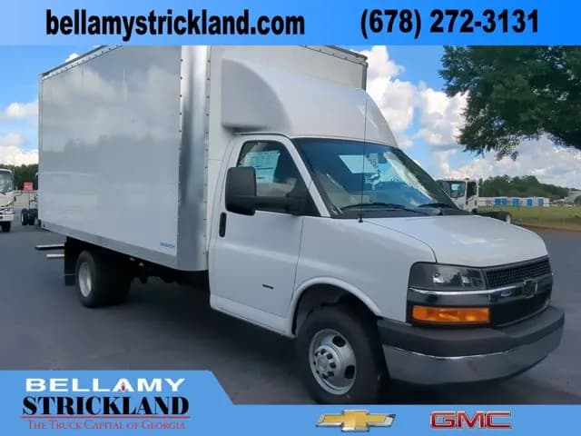 2025 Chevrolet Express 3500 - Box