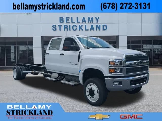 2026 Chevrolet Silverado 6500 Crew Cab - Chassis