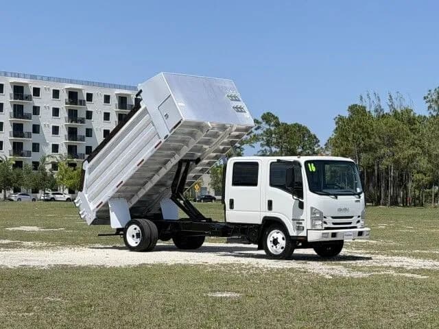 2016 Isuzu NPR-HD Crew Cab GAS - Dump