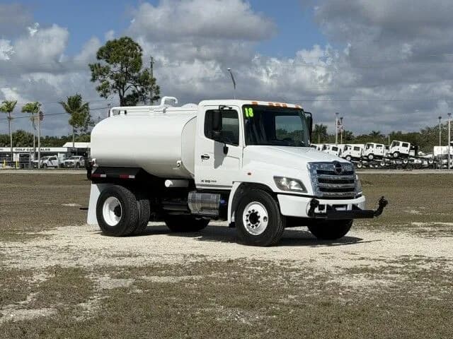 2018 Hino 338 - Tanker