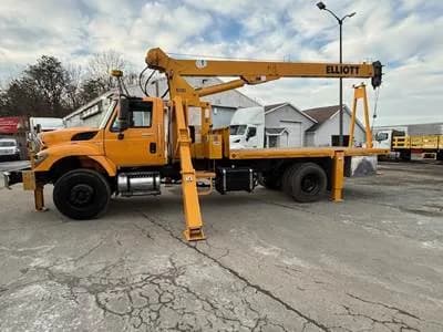 2011 International 7400 Crane Truck 56FT Boom Elliott Crane - Crane
