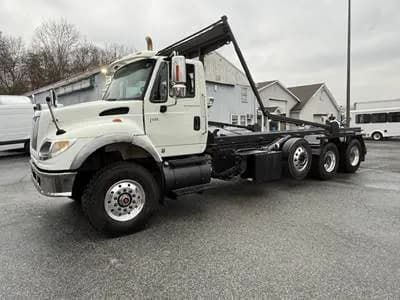 2007 International 7600 Roll Off Truck PreEmmisions Cummins - Garbage
