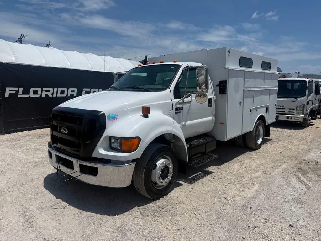 2009 Ford F-650 Enclosed