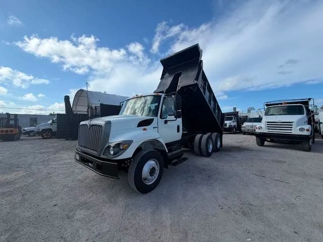 2009 International 7400 Tandem Axle - Dump
