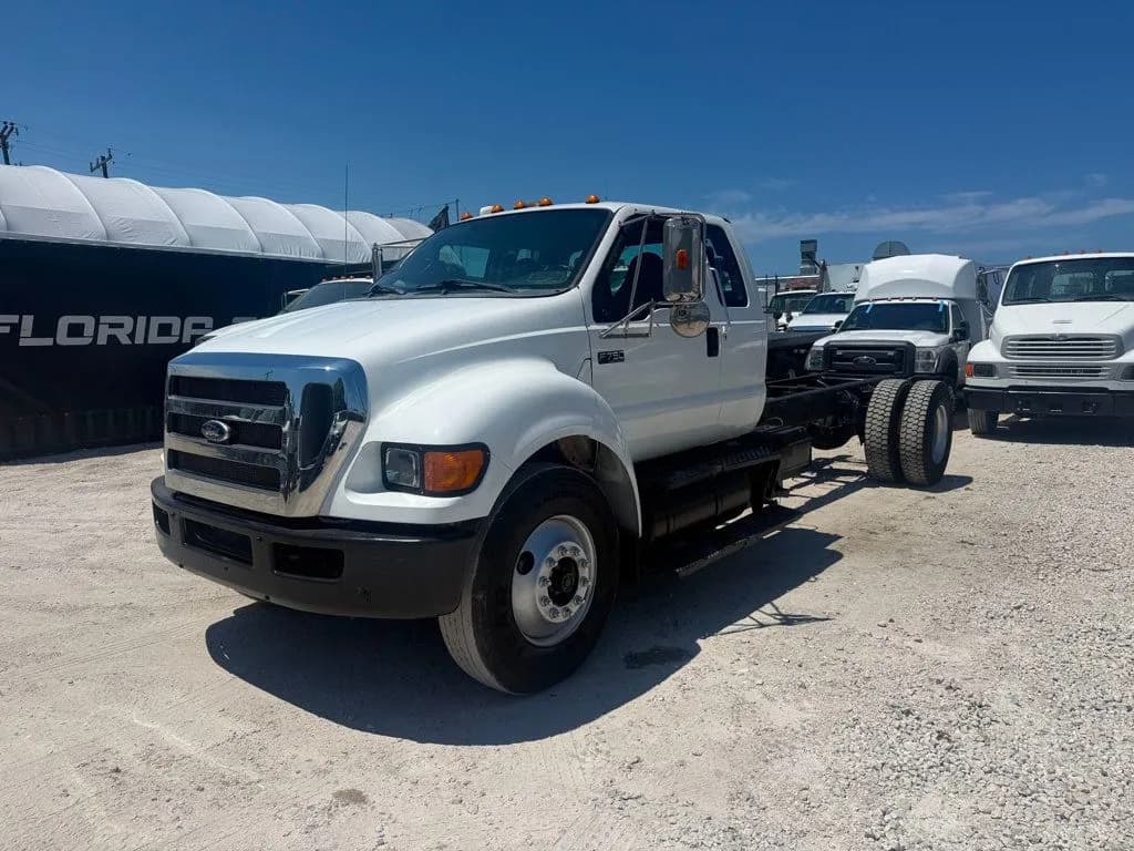 2011 Ford F-750 Cab and Chassis - Crane