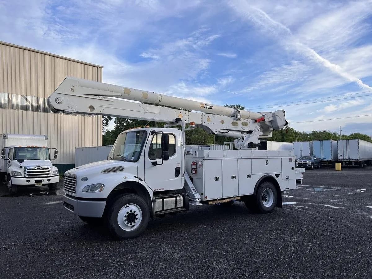2015 Freightliner M2-106 - Bucket