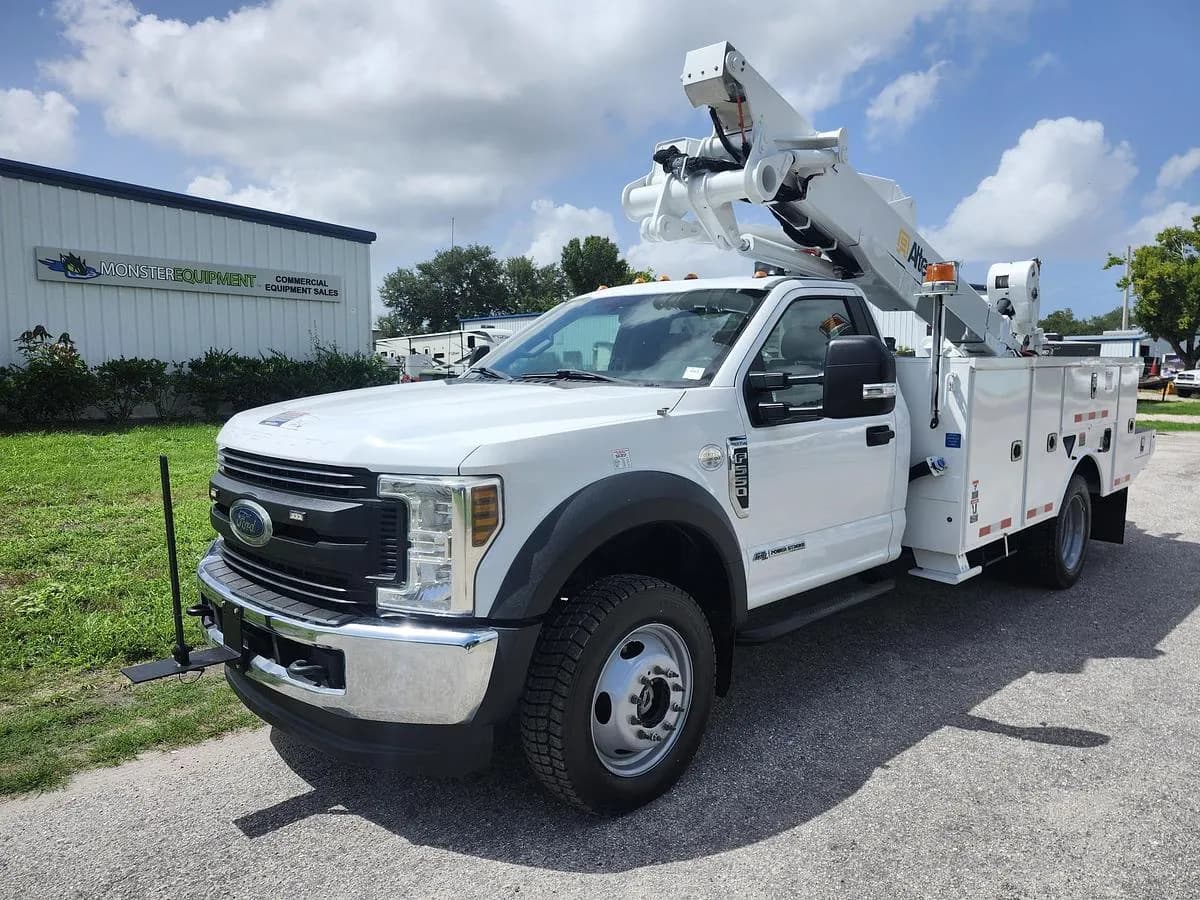 2019 Ford F550 - Bucket